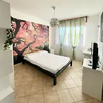 Pensjonat 4th Floor Stanze Con Bagno Privato In Condiviso 3*