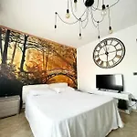 Pensjonat 4th Floor Stanze Con Bagno Privato In Condiviso 3*